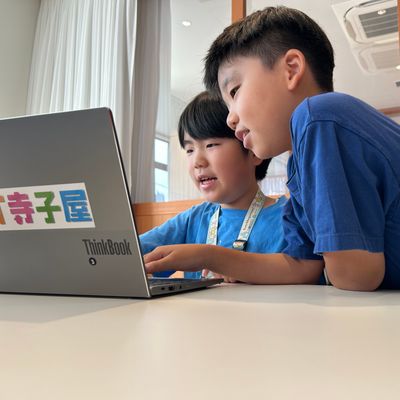 学校以外の友達もでき、お互いのプログラムを見せ合ったり、教えあったりすることもできます。