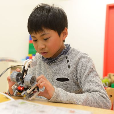 教育版レゴ®︎マインドストーム®︎EV3を使って、論理的な思考力を養います。