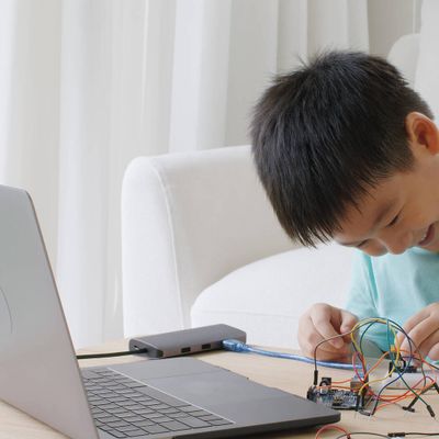 ゲームだけじゃなくロボットも学べる