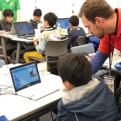 外国人講師と英語で挨拶も♪