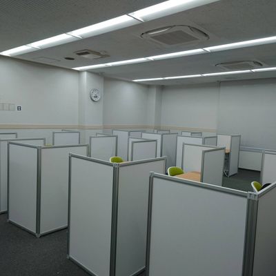 教室は集中して取り組める空間です。