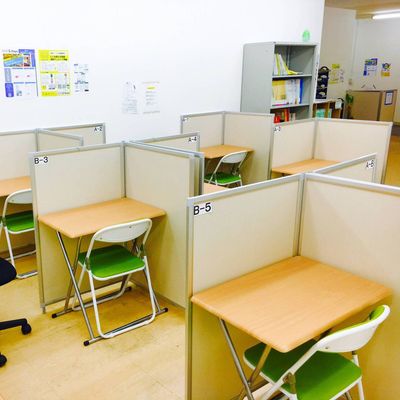 教室は明るく楽しい雰囲気です！
