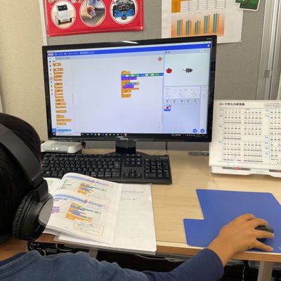 男の子がスクラッチプログラミング！