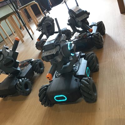 ロボマスターS1