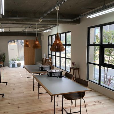 【プログラボ西宮広田】日替わりで魅力的な教室が開かれる「学集空間ギャザリ（gatheri）」内となります。