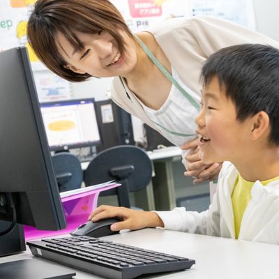 先生たちはお子さまの良い部分を伸ばし、できた時の喜びを”自信”にする授業に心がけています！