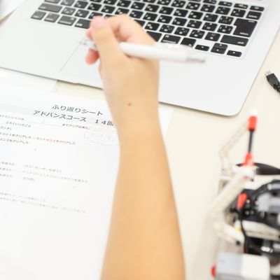 授業の最後では、ワークシートに振り返りを書いてプレゼンします。