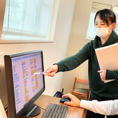 講師陣も真剣に打ち合わせ。
