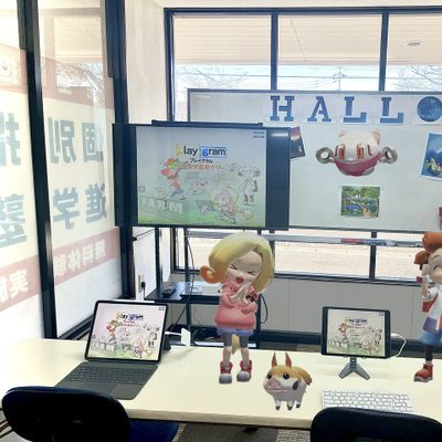 HALLOのブースです。キャラクター馴染んでますが、合成です。