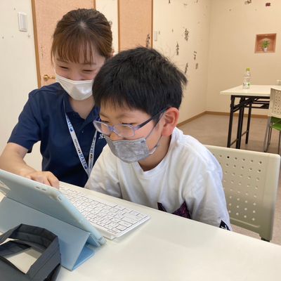 優しいコーチが一人ひとり丁寧に指導します。