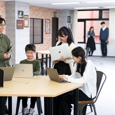 広くて清潔な教室です
