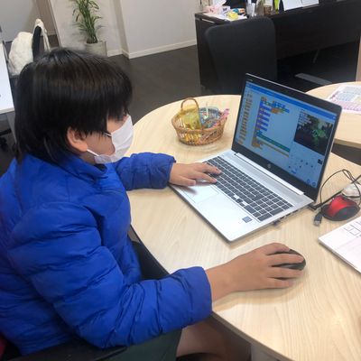 マイパソコンでゲーム作り。家でもやっています！