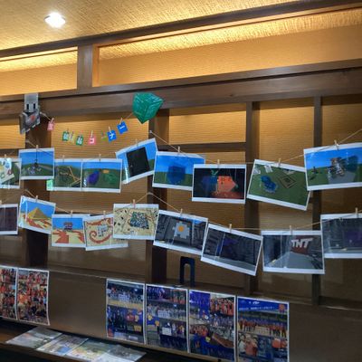 生徒のみなさんの自由制作の作品です