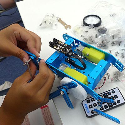 しっかり基礎を学んだあとはロボットにも挑戦できます