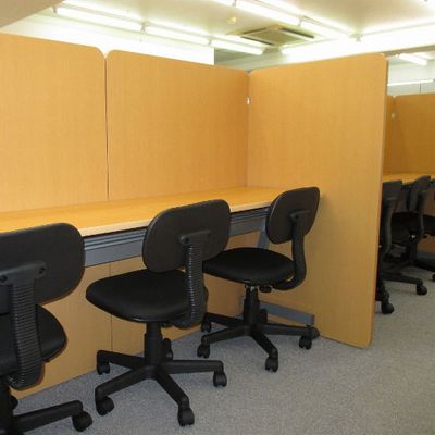 授業用ブースです。人数に応じて拡大する場合もございます。