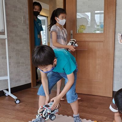 EV3のプログラムができたら、別の部屋で動かして確認