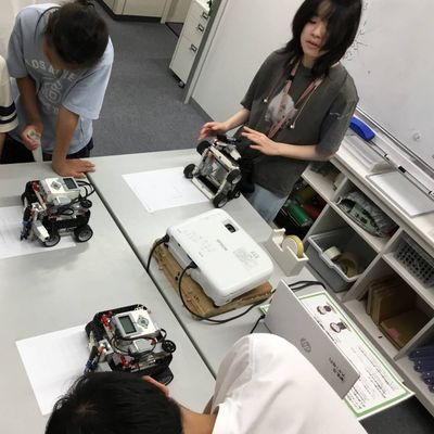 青葉台校は、現在は年長さんから高校3年生まで、120名を超える生徒のみなさんにお通いいただいています。