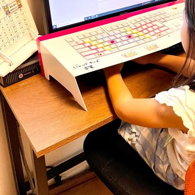 タイピング授業の様子。学校で使う機会も増え、綺麗に打てることが自信になっている生徒さんたちです。クセがつく前に基本を覚えておくと楽ですよ！！