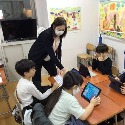 難しいコードも夢中になって楽しみながら覚えられます。ミッションを進めて新しいコードを学び、自分だけの作品を作ることで「思考力・判断力・表現力」を養うことができます。