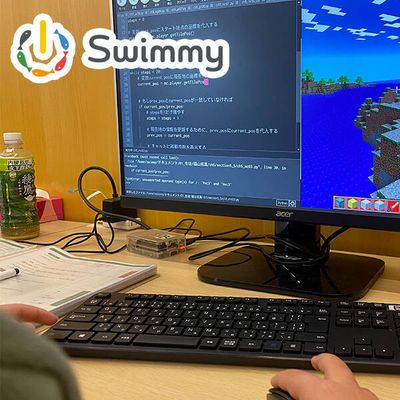 Pythonを使ってマインクラフトを自分が作ったコードで動かしています！