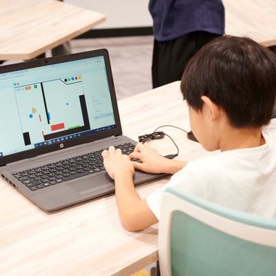 自分でつくったオリジナルゲームで遊ぶのも、ゲーム制作コースの醍醐味です！