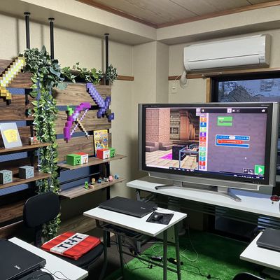 教室内はマイクラ尽くし！マインクラフトの世界観を詰め込んでいます。