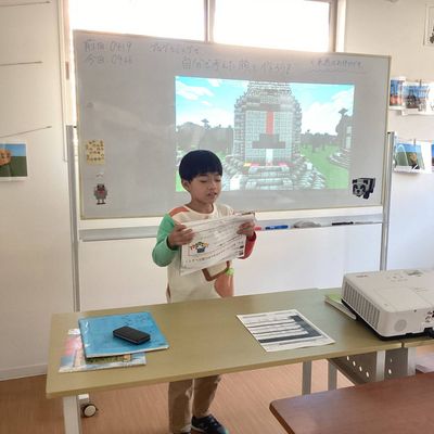 今日は自分で考えてつくったものをみんなに発表！