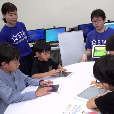 キッズプログラミングコースは、低学年のお子様も受講できます。