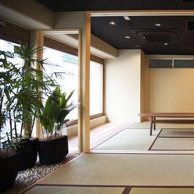 「禅」や「自然」をテーマを形にしたスペースで授業を受けることができます。