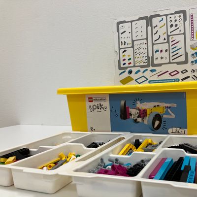 いろんな形、いろんな色のパーツがあるよ！