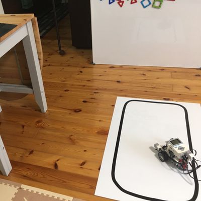 暖かみのあるお部屋でプログラミングします