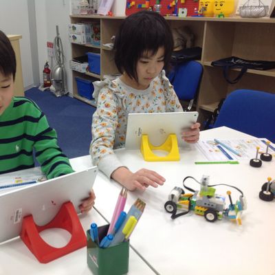 【ブロックプログラミング】組み立てたものをタブレットを使い、プログラミングどんなふうに動くかな？