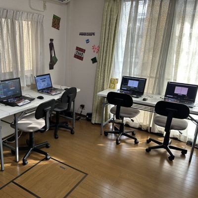 最大生徒人数11名、スタッフ2～3名で授業を行います。