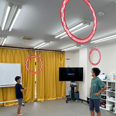 受講生には在校生向け限定イベントが不定期で行われます。こちらは受講生がポイントで獲得した『ドローン』の特別イベントの様子。