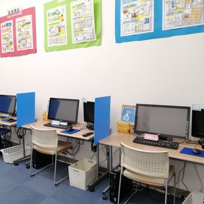 姉妹教室「パソコン市民講座」では、タイピングやパソコンスキルも習得できます。