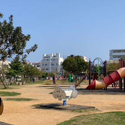 教室の向かいには真嘉比公園があります！公園でお友達と遊んでから来校する生徒さんもいらっしゃいます\( ˆoˆ )/