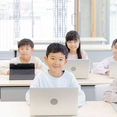 学ぶ・つくる・伝える・振り返るという学習サイクルで、PCスキルと思考力・創造力・表現力を育てます。