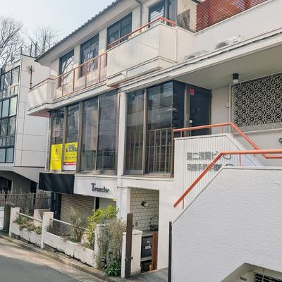 駅チカ＆商店街近くの好立地！荻窪駅西口から歩いて3分と、お子様一人でも無理なく通えます。