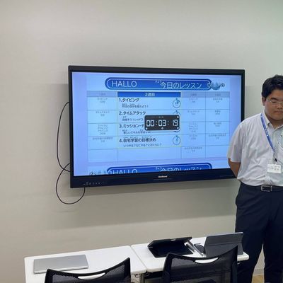 HALLO専用の教室でレッスンをおこないます。