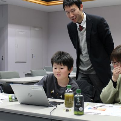楽しそうな表情が印象的です。