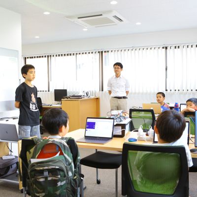 コミュニケーションの練習として、話をしている様子