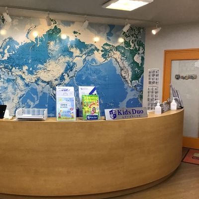 プログラミング以外も学べる三つのブランドが併設しております！