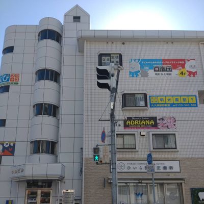 ビルの４階になります。エレベーターをお使いくださいね！