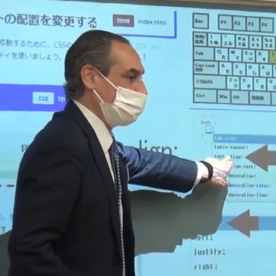 コードプログラミングクラスの教材「BSD Education」を使用したカリキュラムは、ユニバーサルキッズキャンプ教室のほか、学校での出張授業を実施しています。