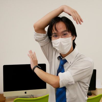 梶家せんせい、人気の先生！ロボットもすき