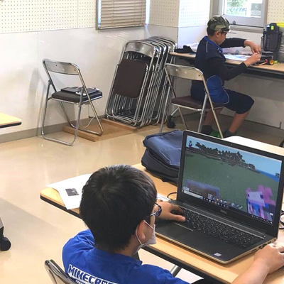 病欠などでレッスンに参加できない場合は別会場(太宰府)やオンラインにて振替が可能です。