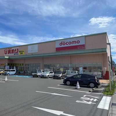 モール内にあり、駐車場も広く、車も停めやすいですよ。