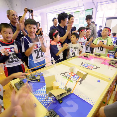 ロボットを改造して、競技大会に挑戦します。