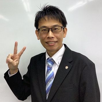 玉島長尾校の講師です