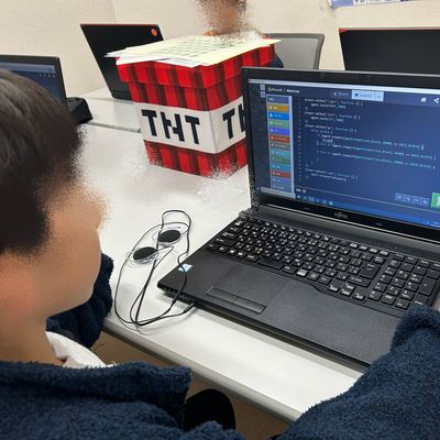 JavaScriptを学ぶ生徒もいます。